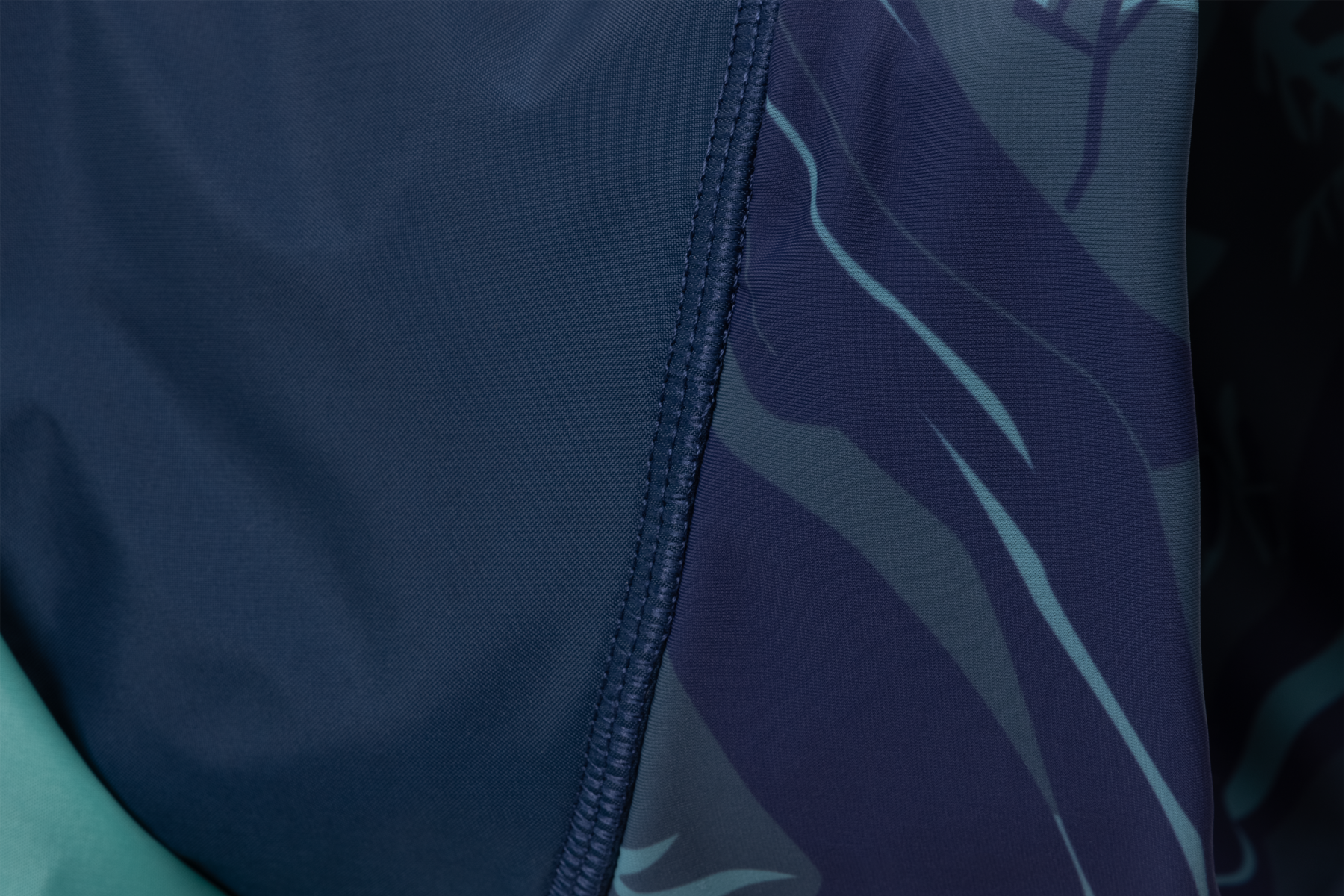 0517-Dirtbag-Drying-Towel-Aurora-Teal-Neck-Detail-SMALL.png