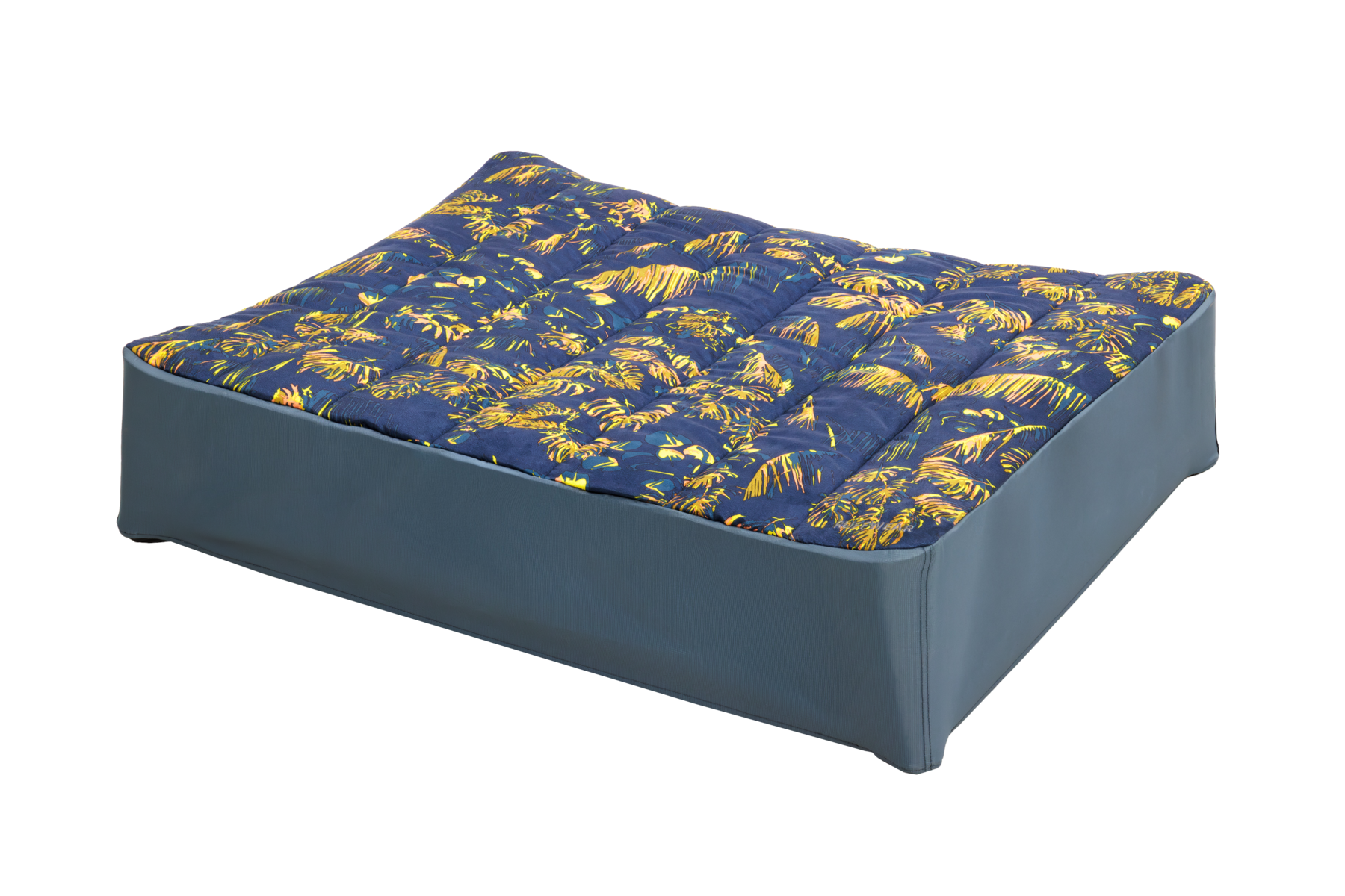 CompressedPNG-1073_Mt.EverRest-Insulated-Dog-Cot-Cover_Deep-Jungle_Main_STUDIO.png